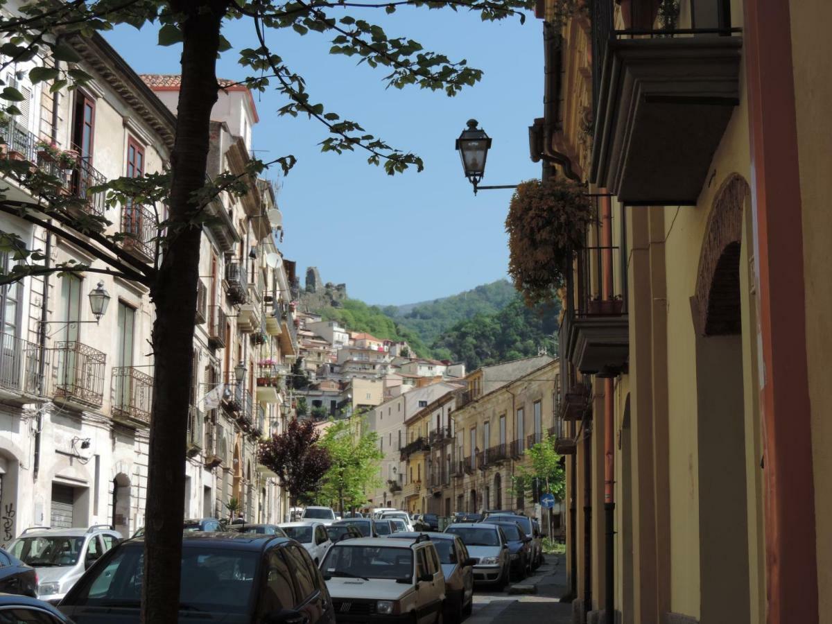 Lamezia Centro, Appartamento Giorgia 拉默齐亚泰尔默 外观 照片